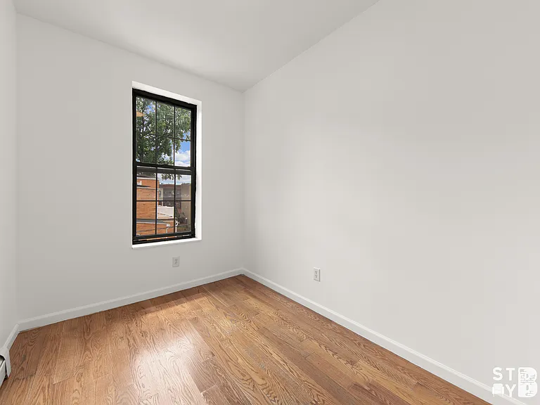 912 Putnam Ave #3 — Photo 7