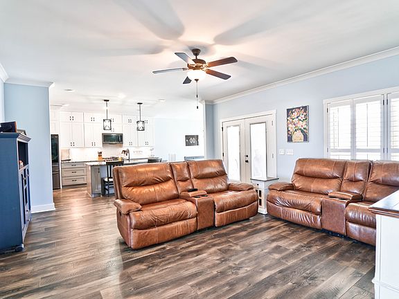 4th image of 2698 Regenwood Dr