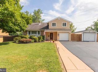 609 Martin Ln, Dresher, PA 19025