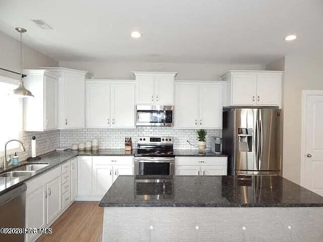 3913 Pensacola Dr — Photo 5