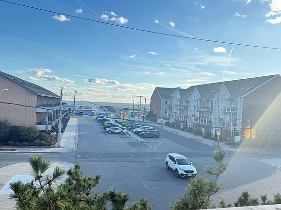 2nd image of 801 E Broadway #F