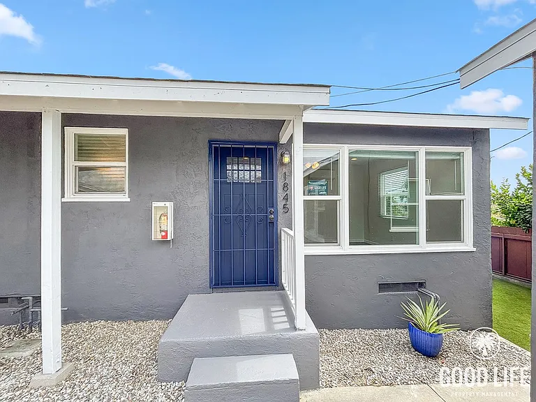 1845 Edgemont St — Photo 1