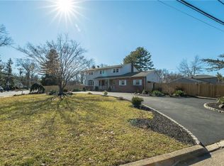 11 Warwick Rd, Edison, NJ 08820