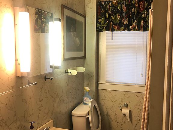 5th image of 1012 Main St #1