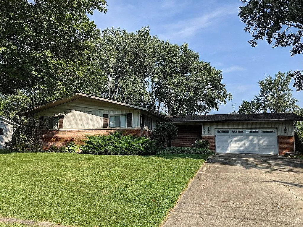 200 Gilliam Dr N photo 1