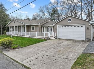 2 Watuppa Rd, Westport, MA 02790