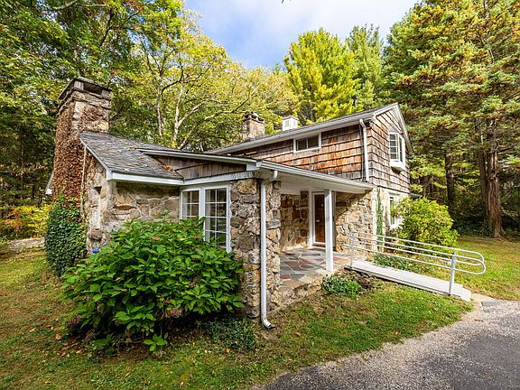 2nd image of 418 Plymouth Road