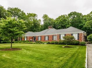 37 Carriage Dr, Stamford, CT 06902
