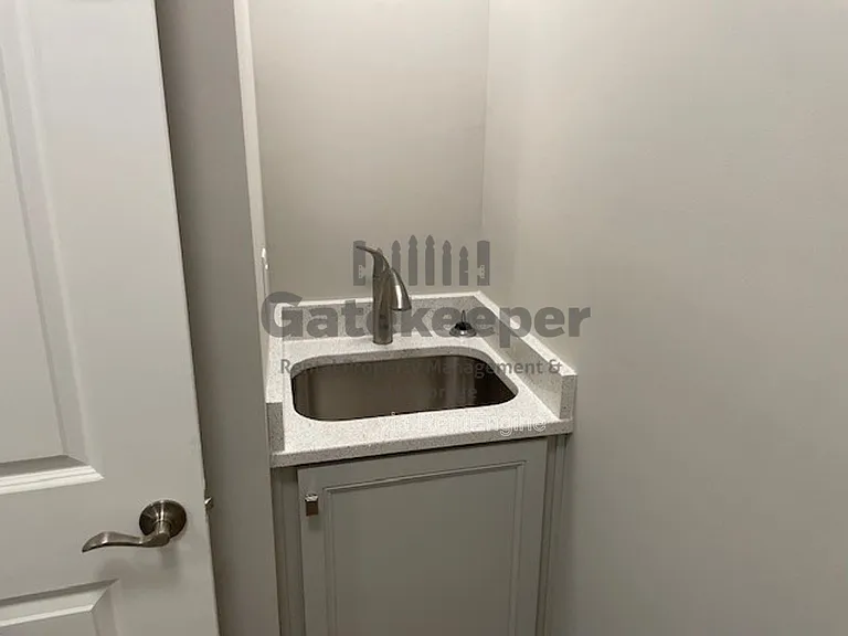 411 Silverbell Ct — Photo 16