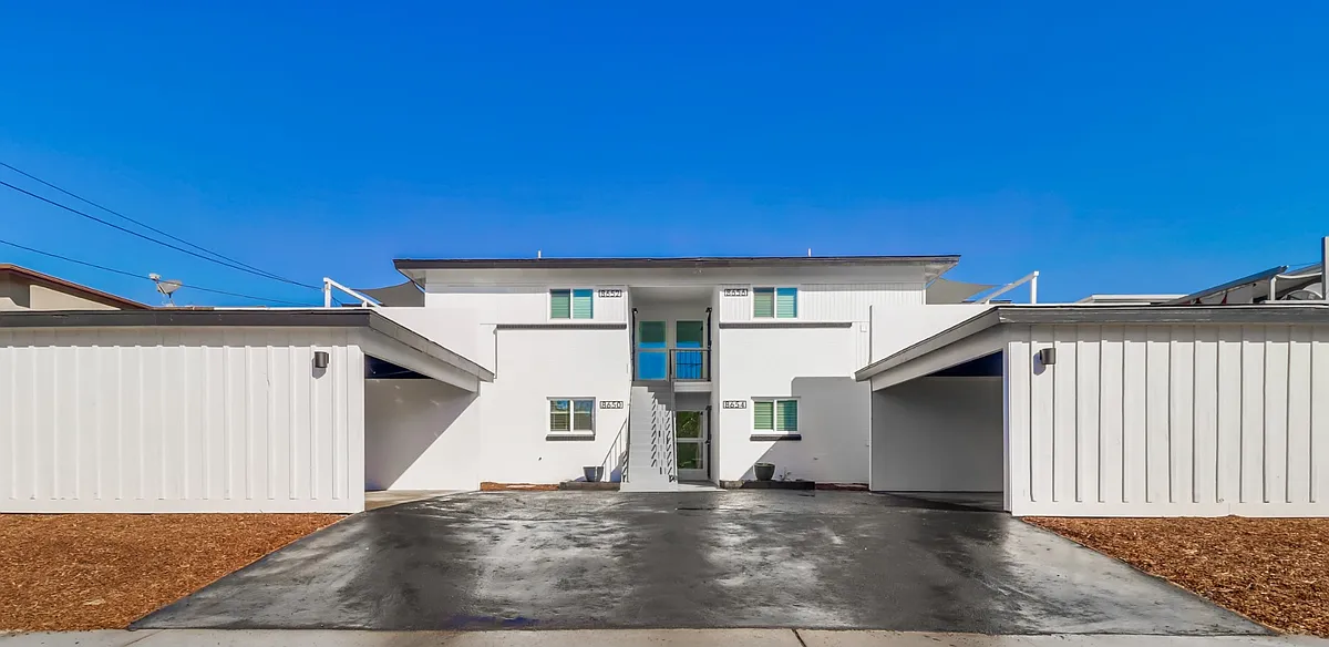 Building Photo - 8650 Hurlbut St