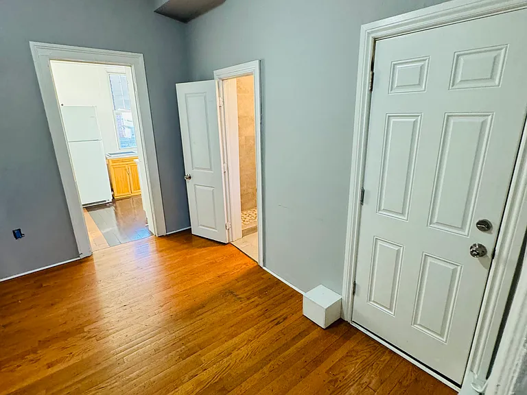 32 N Hamilton St #2 — Photo 2