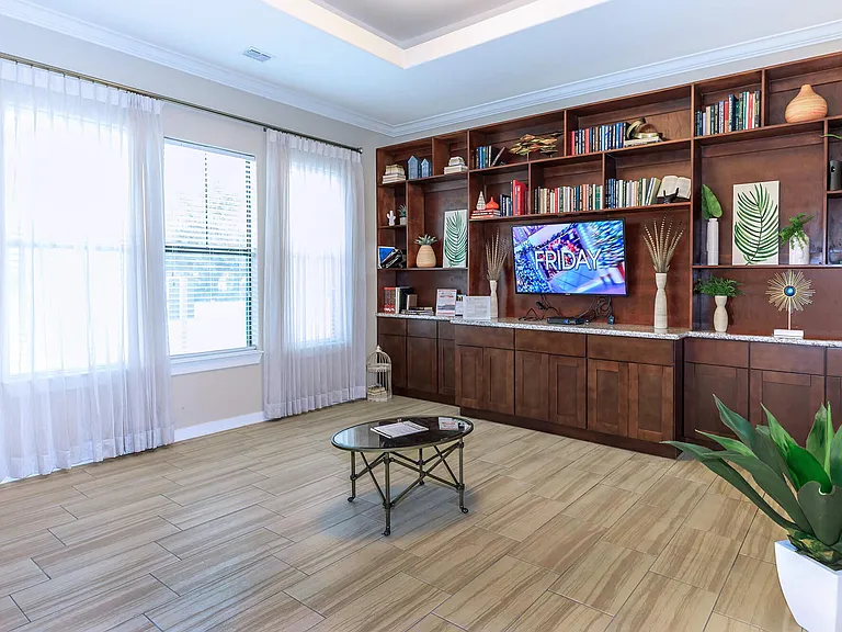 815 N Shary Blvd — Photo 8
