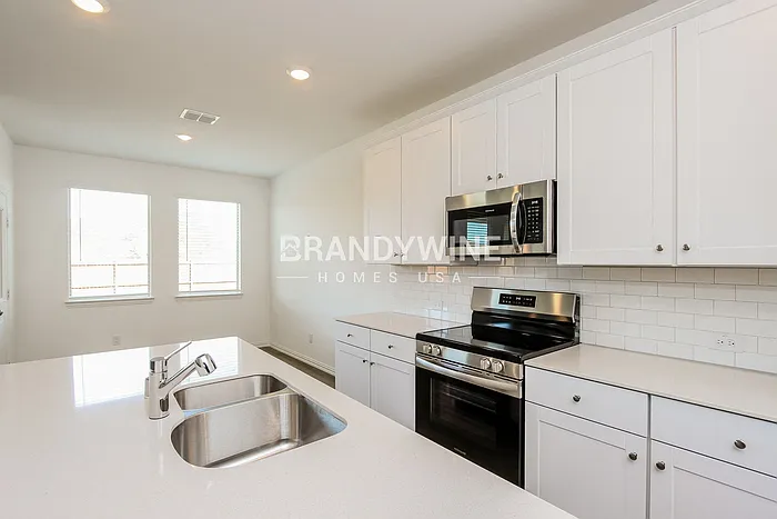 122 Jenkinson Dr — Photo 9