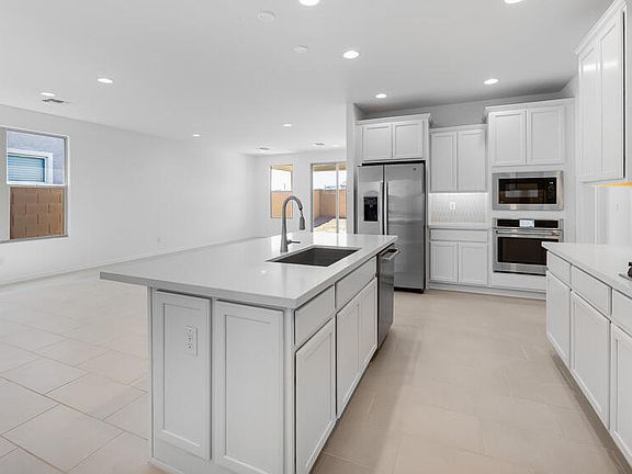 4th image of 25118 N 171ST Lane