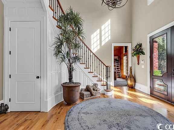 5th image of 46 Susannah Ln.