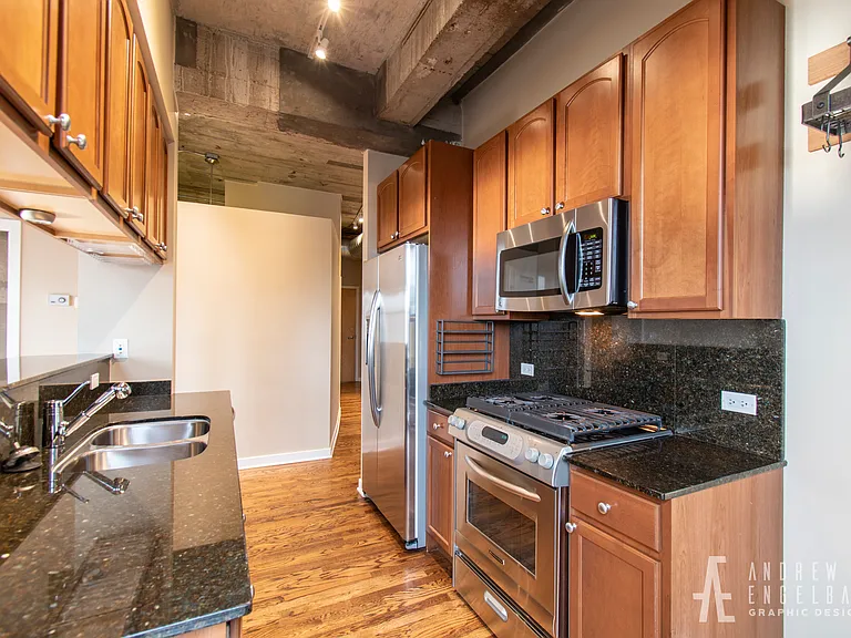 1069 W 14th Pl #301 — Photo 9
