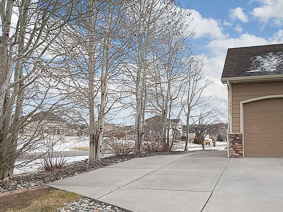 2nd image of 3989 Bushwood Dr