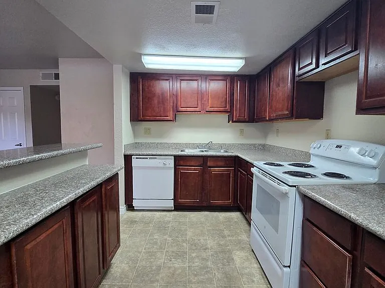 5360 Indian River Dr #253 — Photo 6