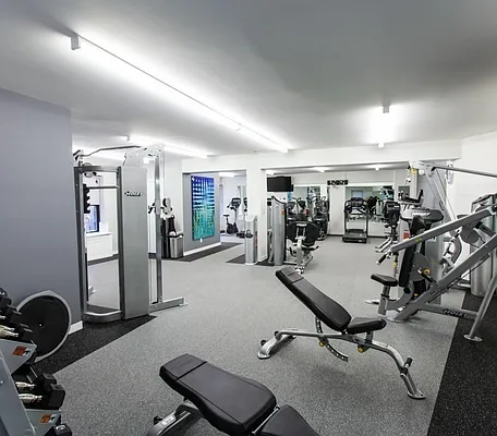 Rented by R New York | media 16