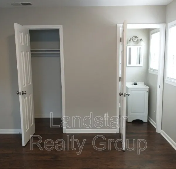 9403 Burgoo King Rd — Photo 15