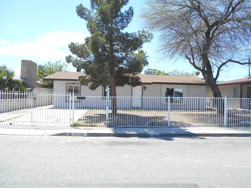 1209 Reynolds Ave