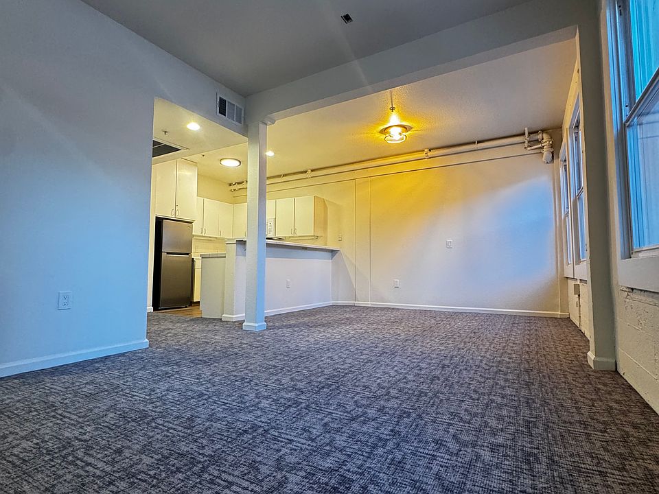 1st image of 161 W Santa Clara St APT 207