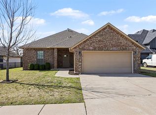 617 Irish Ln, Yukon, OK 73099