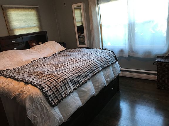 3rd image of 30 Lake Ave