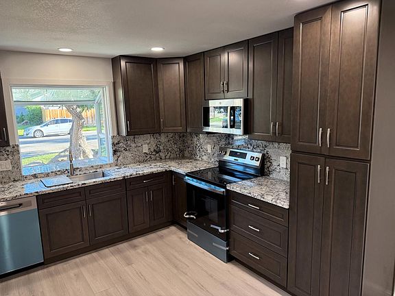 4th image of 1578 E Serena Ave