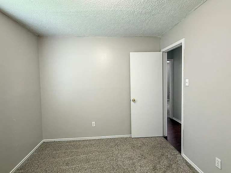 503 Willow West Dr — Photo 16