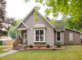 212 Grand Ave, Lincoln, IL 62656