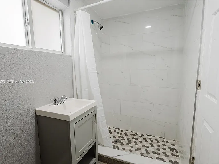 1550 NE 41st Ct #0 — Photo 9