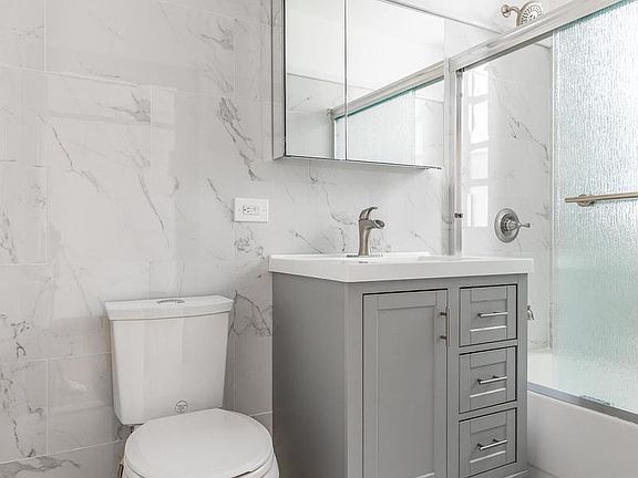 3rd image of 287 Amsterdam Ave #915