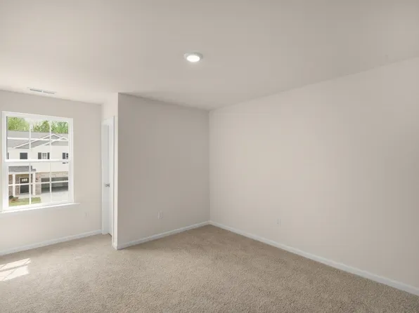 2137 Clydesmill Rd, Fayetteville, NC 28314