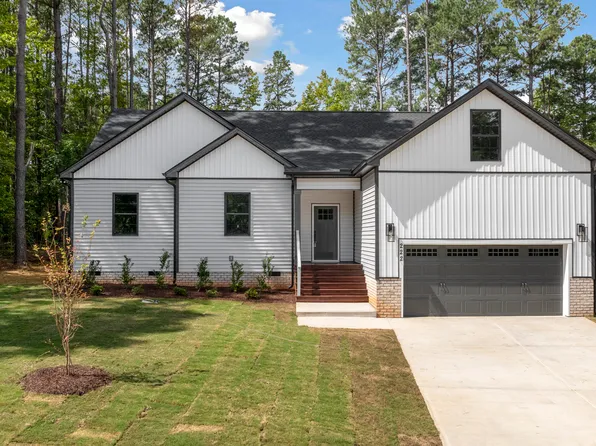 222 Shawnee Dr, Louisburg, NC 27549