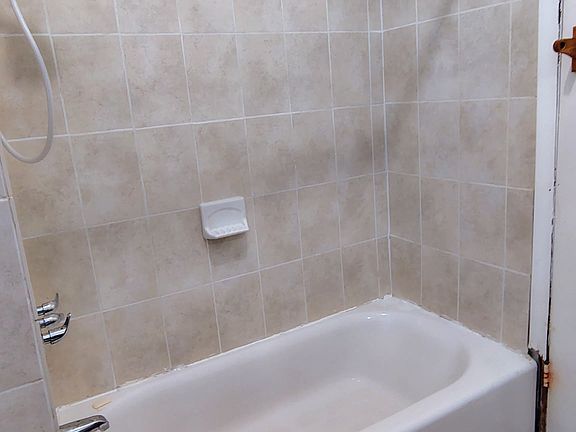 5th image of 24-28 Oakwood Ave #1