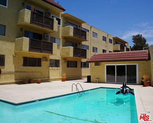 1st image of 5950 Buckingham Pkwy Unit 407