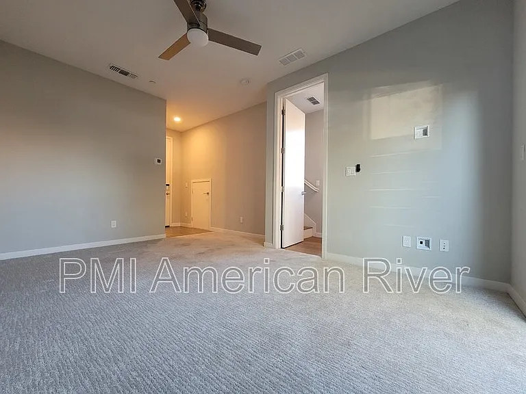 3348 S St — Photo 7