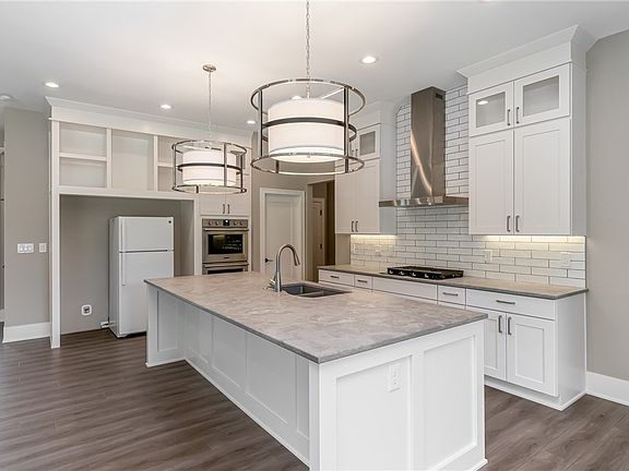 2nd image of 629 Pelican Dr