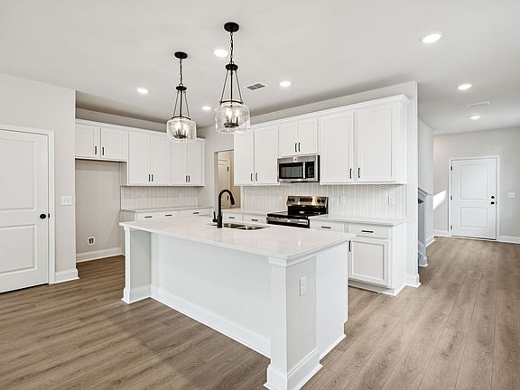 Ascent at Arbor Ridge - Washington Interior Image 2