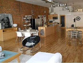 5th image of 212 E Main St