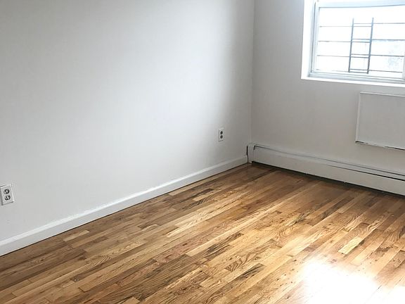 4th image of 12007 95th Ave APT 2