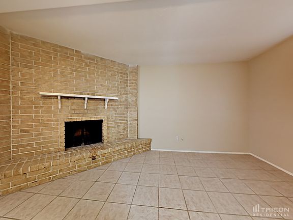 3rd image of 414 Tara Plantation Dr