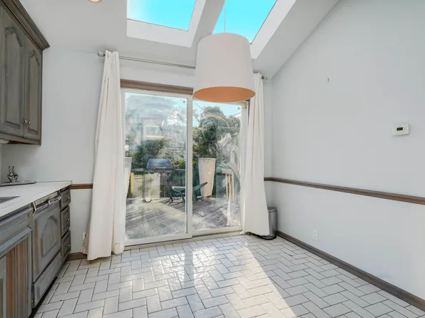 333 Mayfair Drive North image 21 of 34