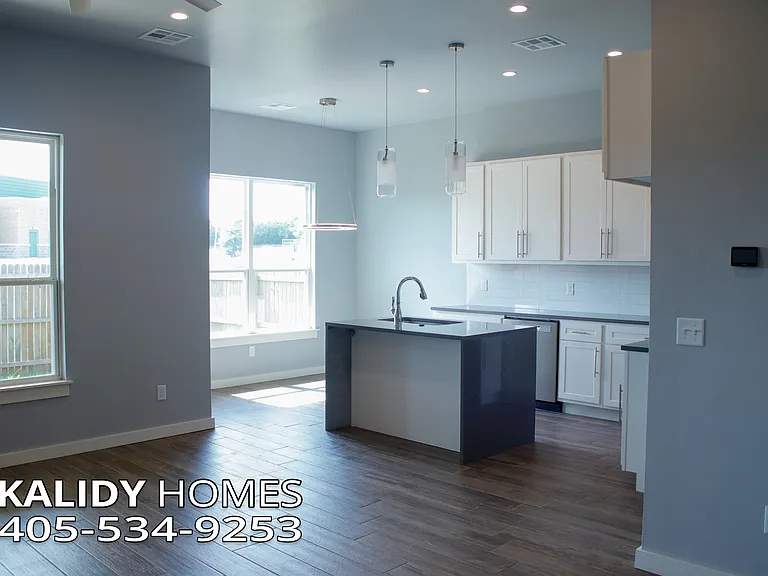 517 Remington Ave — Photo 6