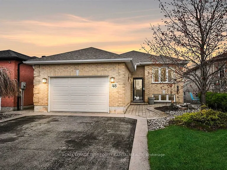 48 Nicole Marie Ave #LOWER — Photo 1