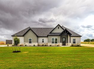 1068 Uplift Dr, Weatherford, TX 76087