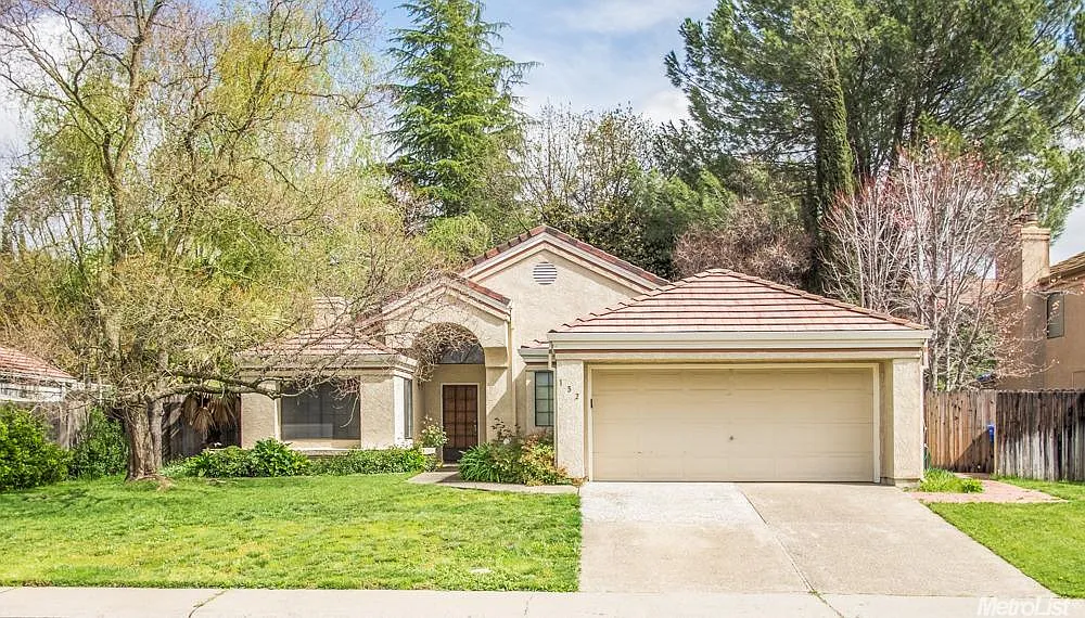 132 Silberhorn Dr photo 1