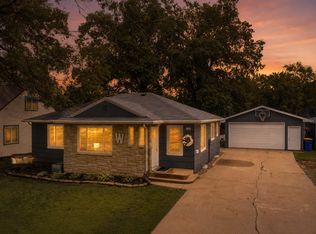 1012 W 2nd St, Pella, IA 50219