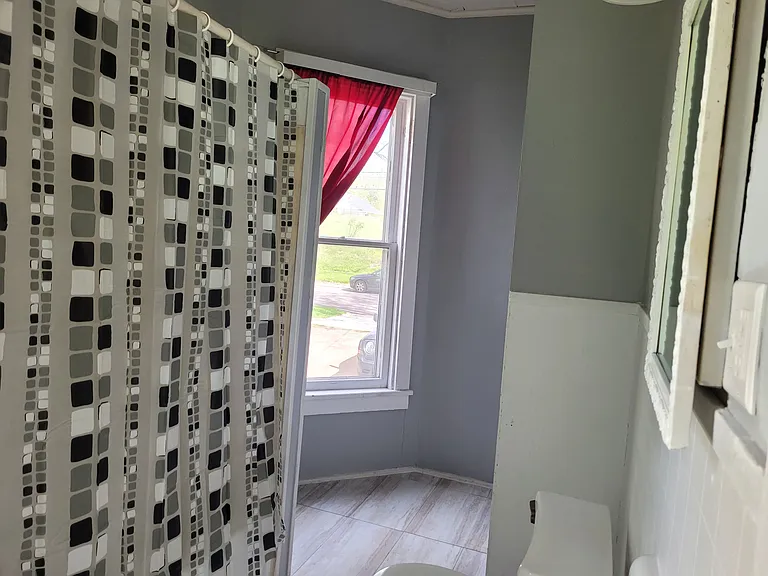 223 N Kalamazoo Ave #2 — Photo 10